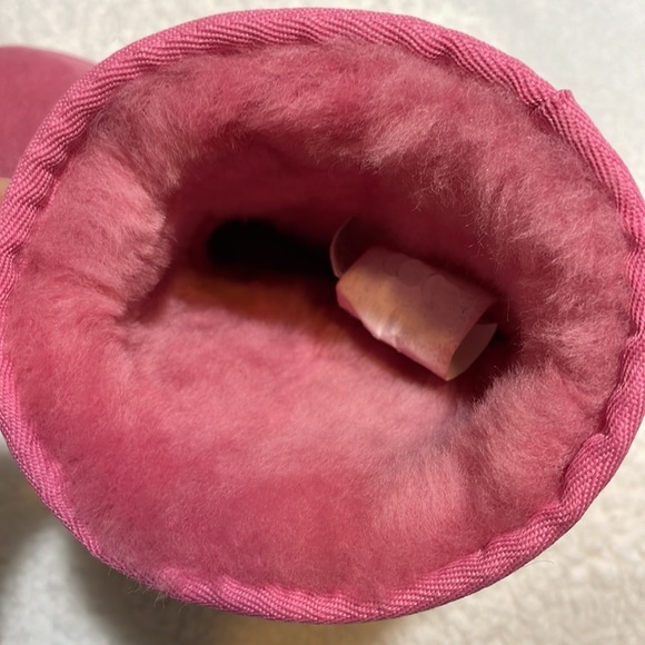 UGG Kid’s Classic II Glitz Shearling Bootie - Picture 7 of 16